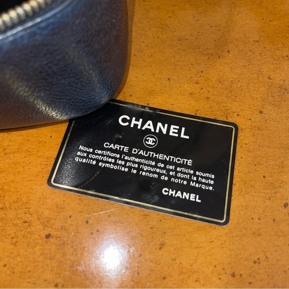 CHANEL Vintage CC Logo Caviar Leather Vanity Case Black - Picture 8 of 10